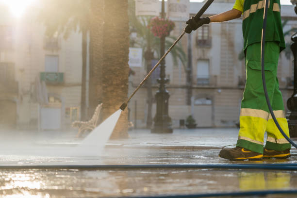 Best Driveway Pressure Washing  in Cloverdale, CA